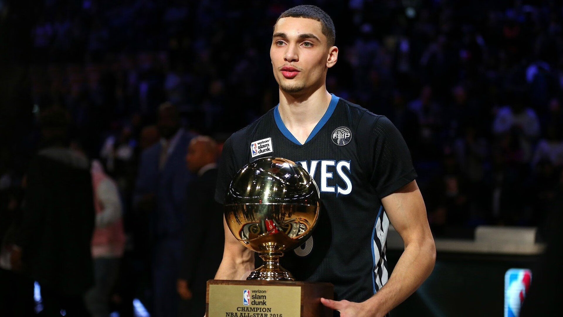 沃特·范阿特在男子计时赛中获得铜牌,范德沃特门将